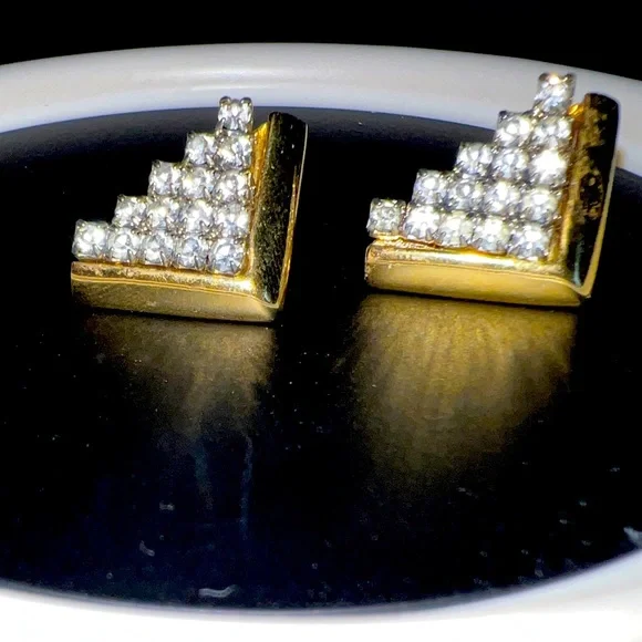 Real gold earrings studs, triangle pyramid design - Picture 6 of 8